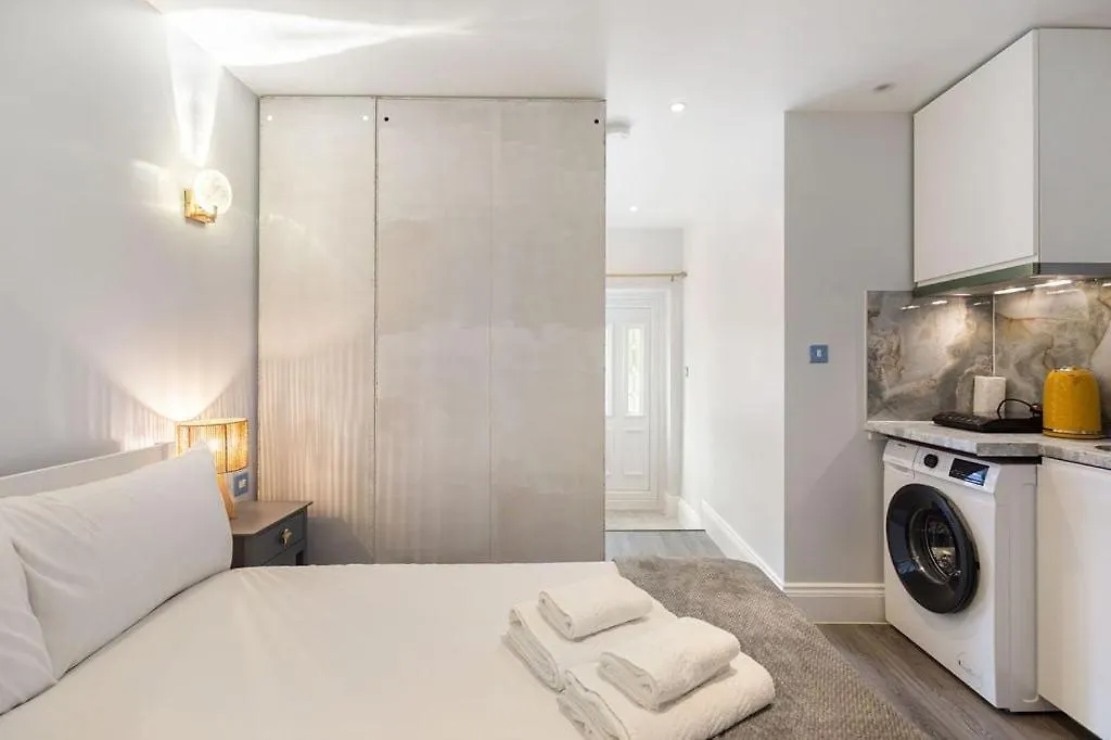 Apartament Guestready - Delightful Studio Near Canary Wharf Londyn
